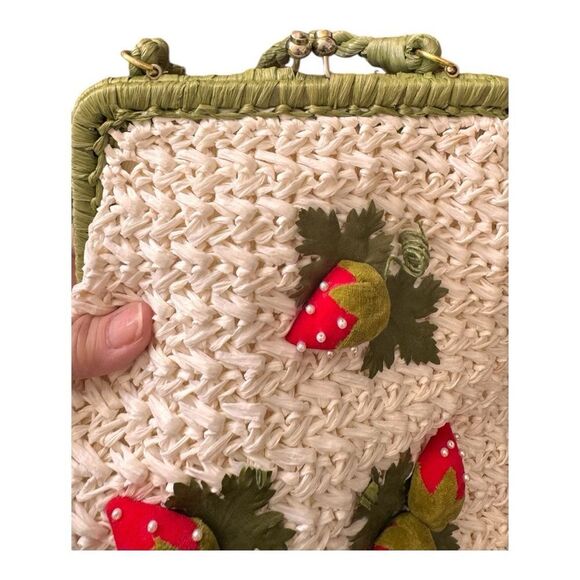 Vintage Magid 1960's White Rafia Straw Purse With Strawberries Made in Japan - Picture 5 of 12